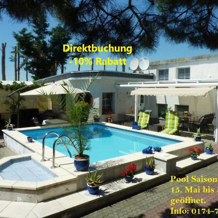 Neuseusslitz 明希“安慕安格”旅馆酒店 外观 照片